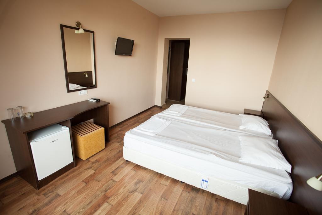 BISSER_HOTEL_BALCHIK_BULGARIA_AIR_TOUR_TRAVEL